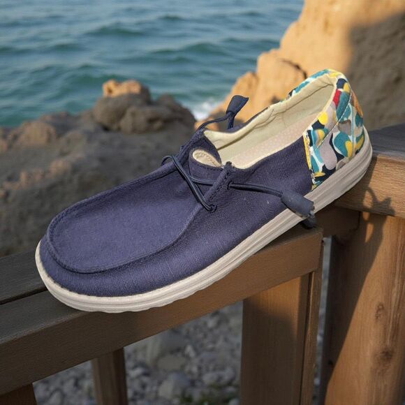 Women’s Hey Dude Wendy Funk Chambray Navy Slip-On Shoes Size 9 - Picture 3 of 7
